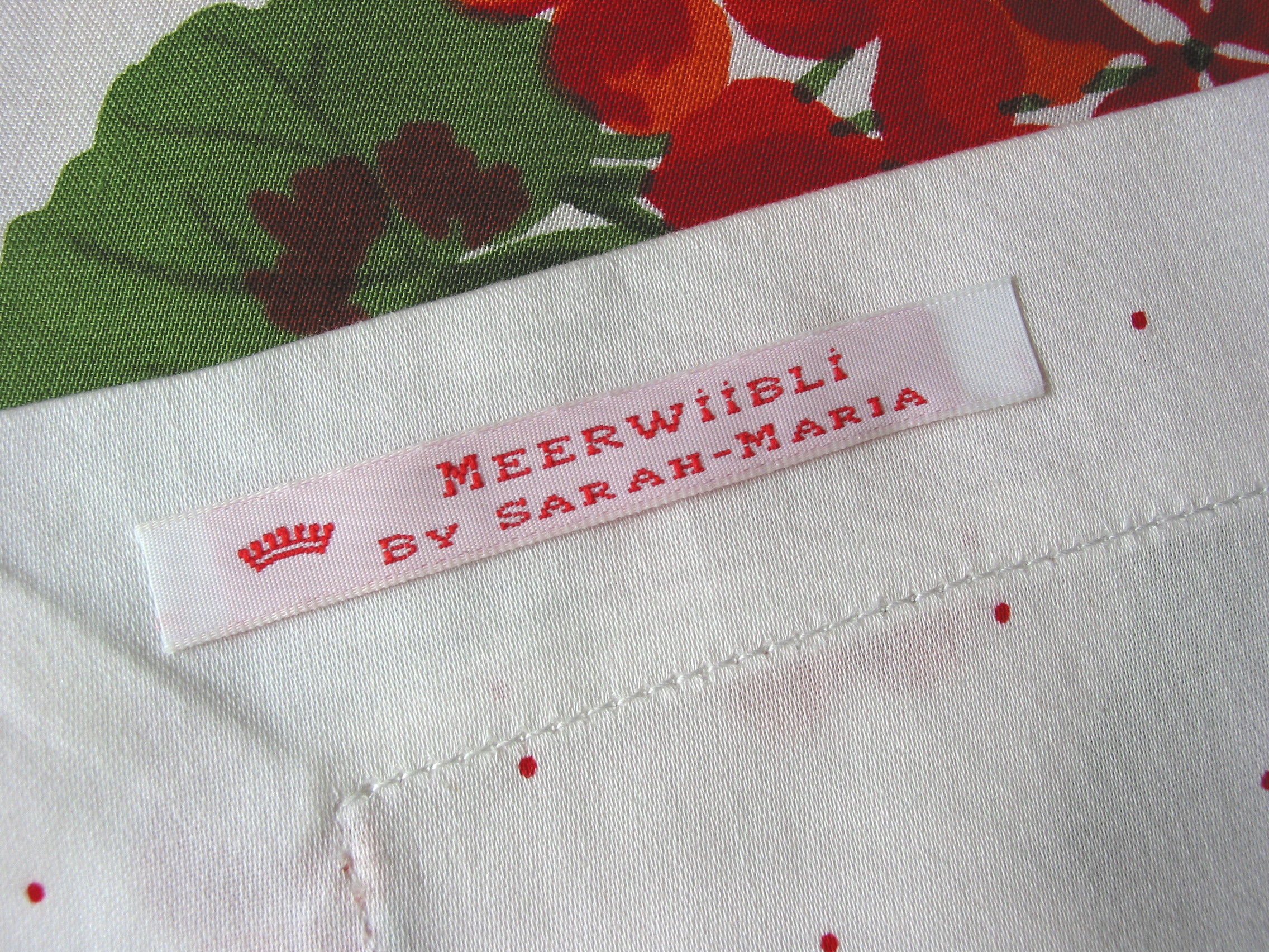 Embroidered Labels | Iron On Woven Labels | Fabric Labels ...